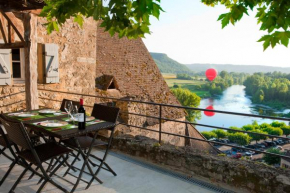 Au coeur de Beynac, superbe maison du 14ème siècle avec jardin panoramique